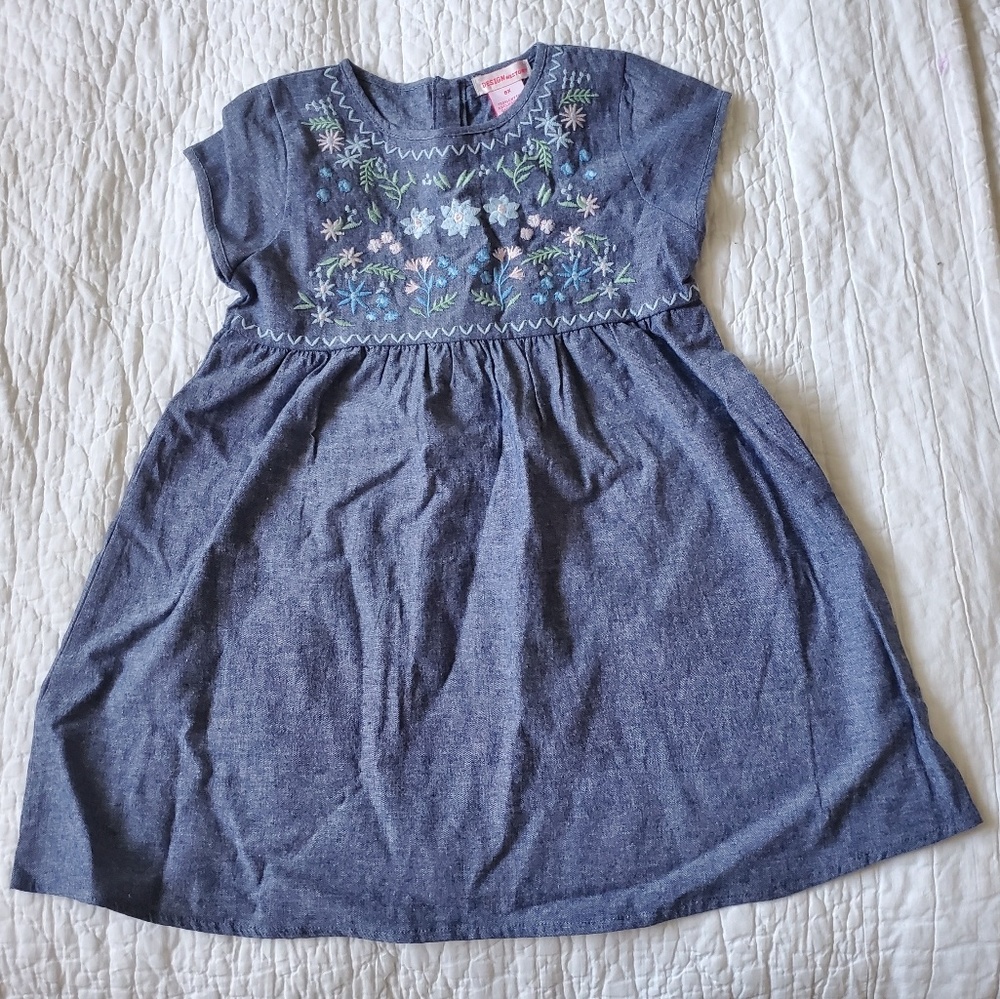 NWOT Design History girls size 6x shirt